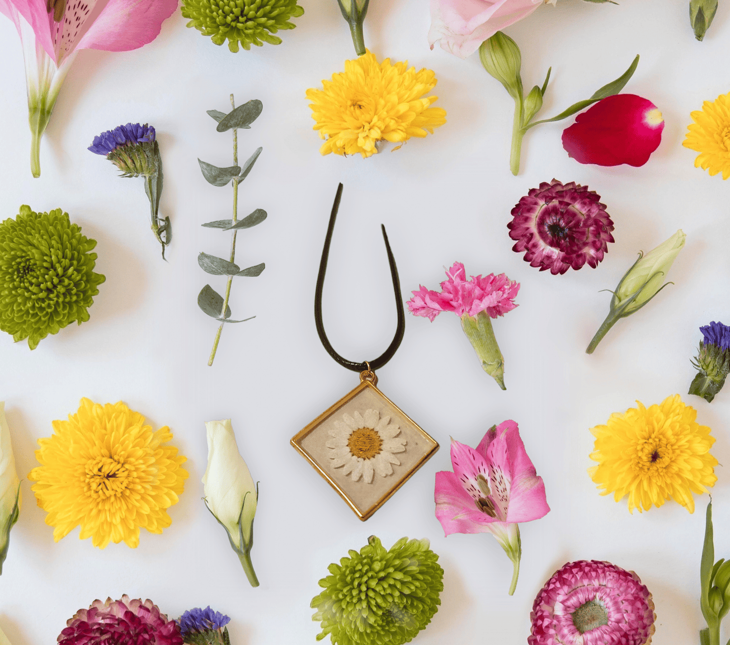 Gold Floral Resin Necklace